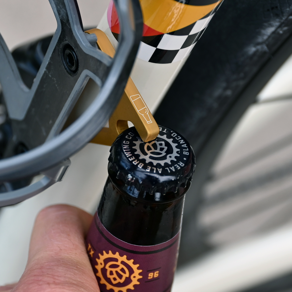 快適グッズ・旅行小物 L DESIGN WORKS Bottle opener Amazon.com: 6-Pack Plastic Bottle Cap Opener, 3-in-1 Multi-Purpose